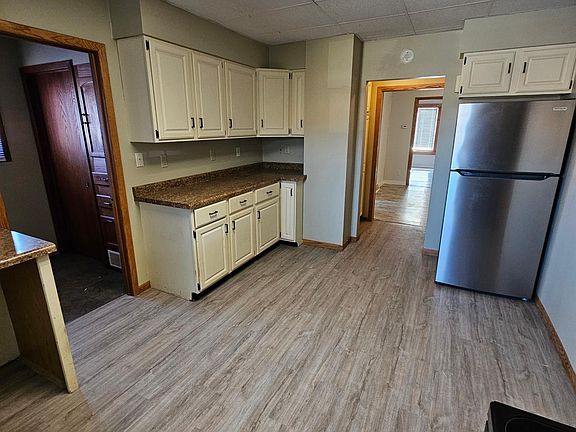 4th image of 107 N Vine St