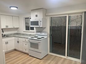 R2212 - Pinewood Apartments