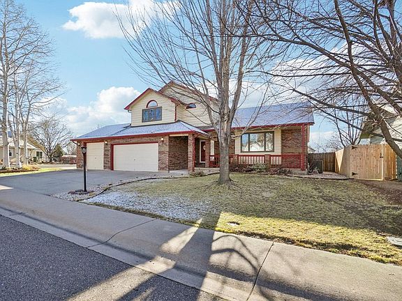 3rd image of 3796 Larkspur Dr