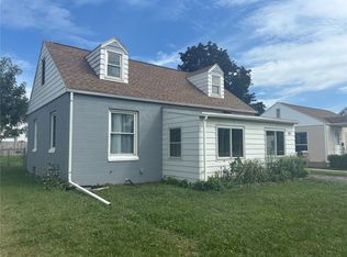 141 18th St SW, Cedar Rapids, IA 52404