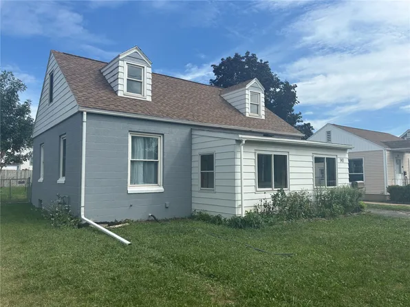 141 18th St SW, Cedar Rapids, IA 52404
