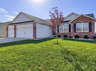 6704 Crossington Ln, Maryville, IL 62062