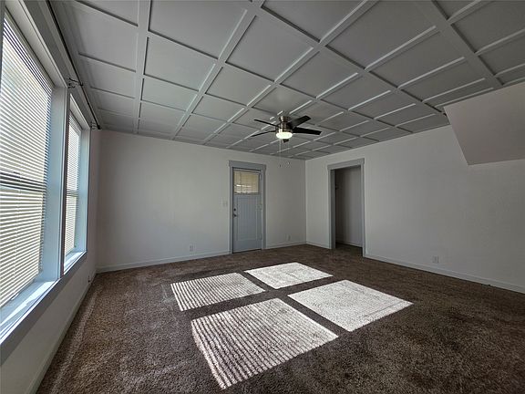 5th image of 725 8th Ave NW