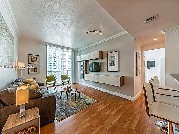 3rd image of 1060 Brickell Ave APT 1407