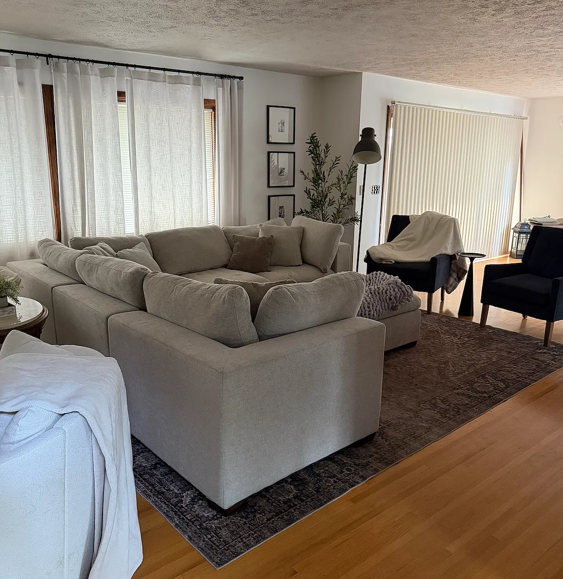 6 bed, 3.5 bath, 5524 sqft, $4,400 — Photo 4