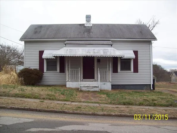 61 Glen Oak Dr, Danville, VA 24541