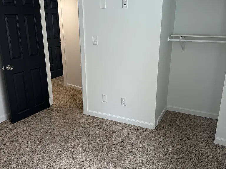 803 E 37th Ave — Photo 39