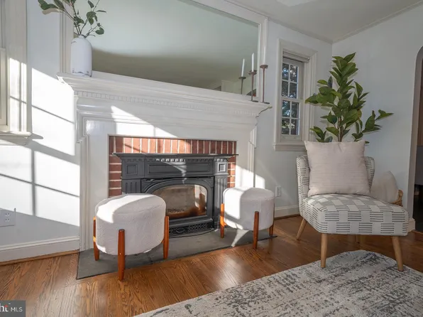 1010 Manoa Rd, Wynnewood, PA 19096