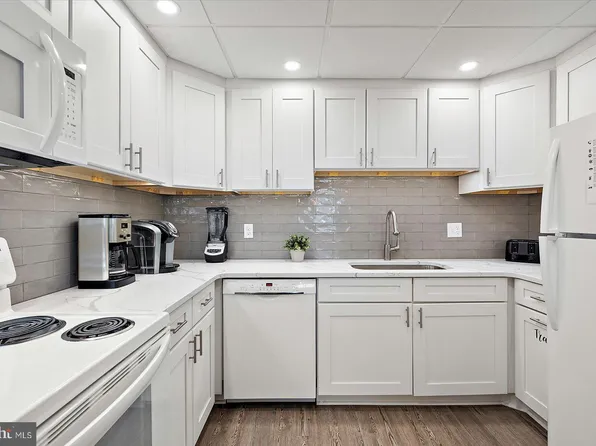 9 76th St Unit 203, Ocean City, MD 21842