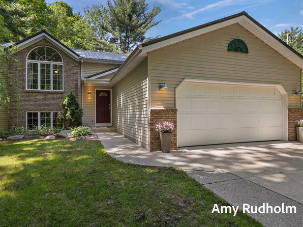 9262 Leonard St, Coopersville, MI 49404