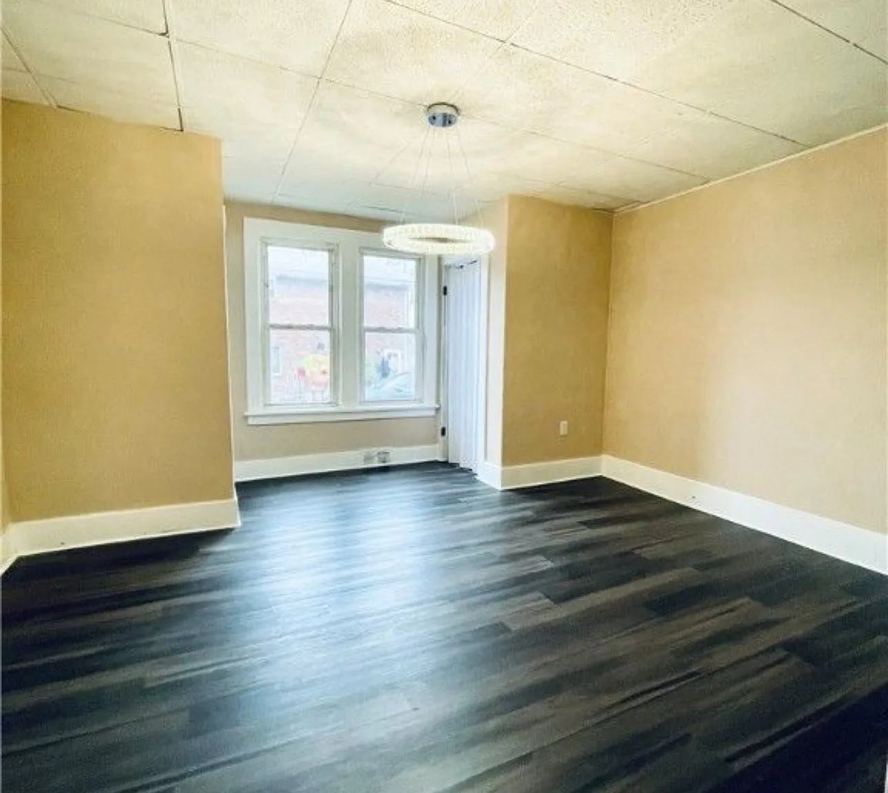 1336 Wellesley Ave — Photo 4