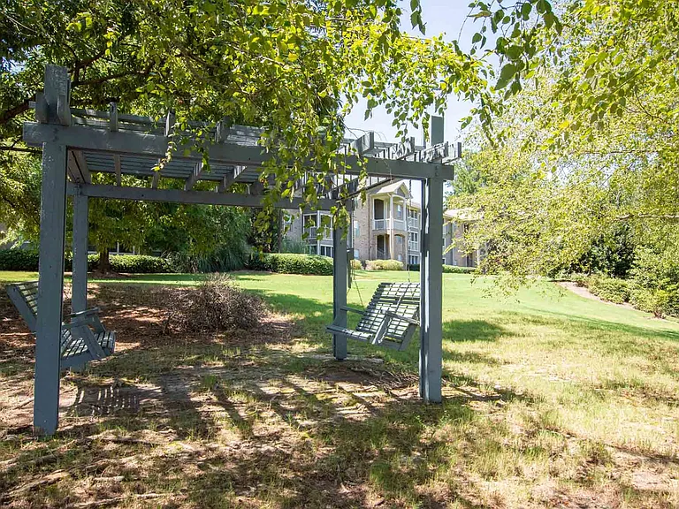 The Lakes Apartments