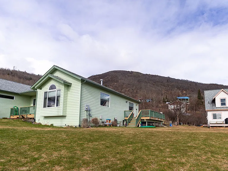 13431 Canyon Rd — Photo 50