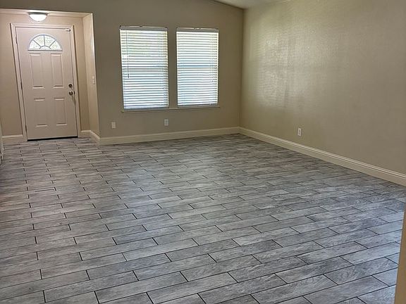 2nd image of 1748 River Run Dr