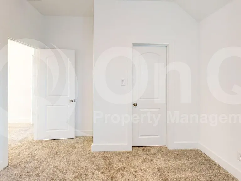 1908 Briar Hill Dr — Photo 12
