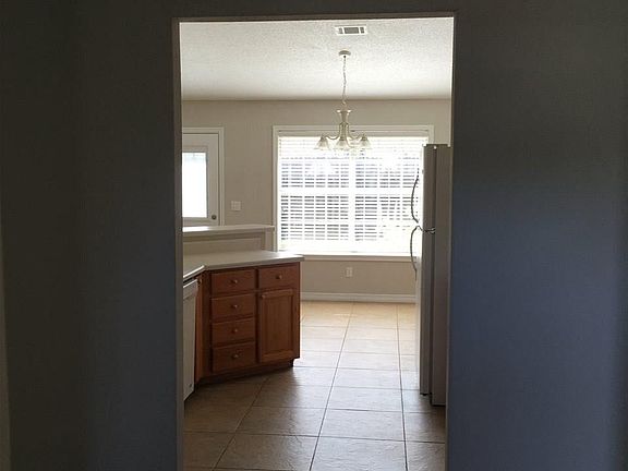 3rd image of 3475 Willow Ln