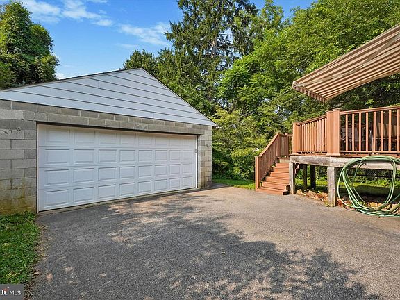 3rd image of 49 Weiss Ave