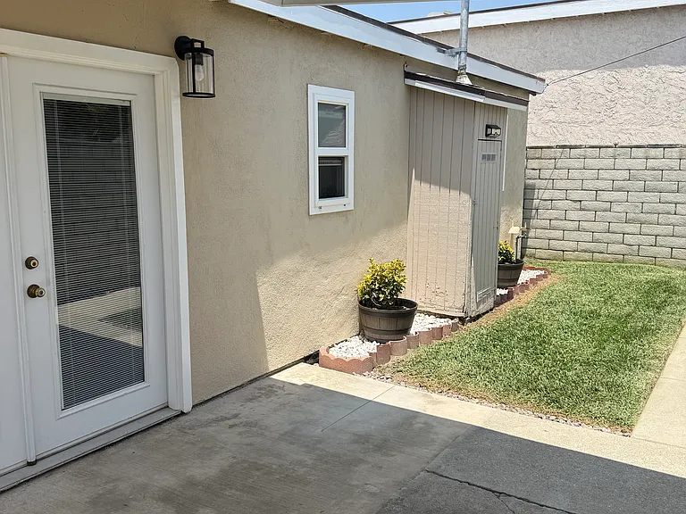 Rhodes Ln — Photo 22