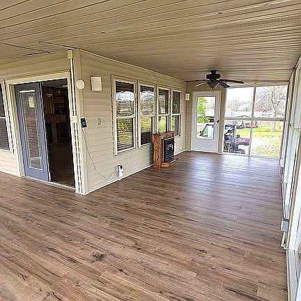 5th image of 404 Callis Dr