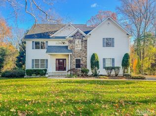 11 Edgebrook Rd, New Brunswick, NJ 08901