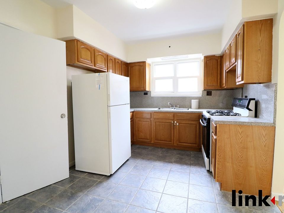 1st image of 2306 Throop Ave #2