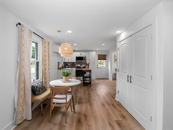 4th image of 110 Monaview Cir