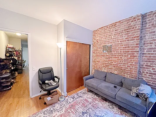 Rented by Living New York | media 9