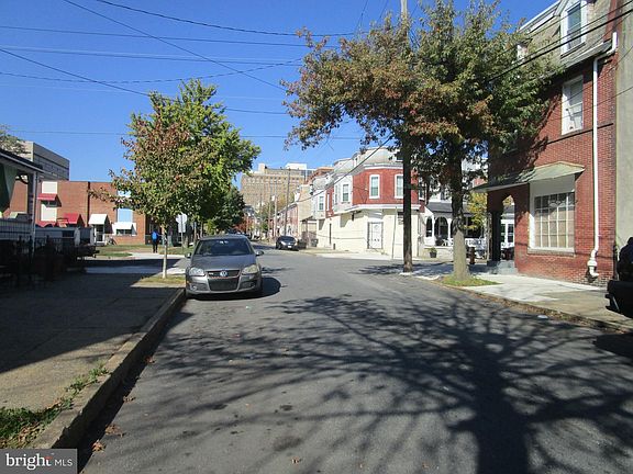 4th image of 506 E 9th St