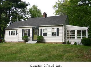 884 E St N, Suffield, CT 06078