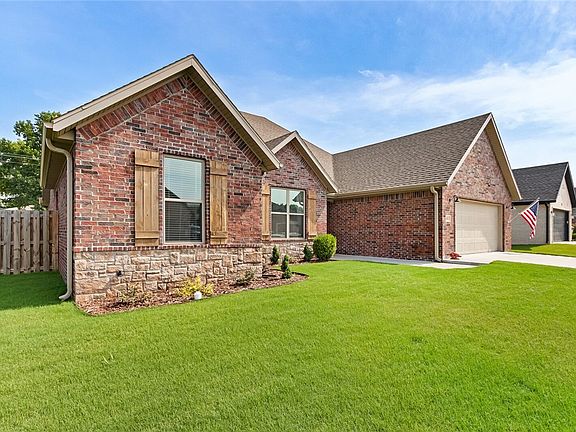 2nd image of 460 Payton Pl