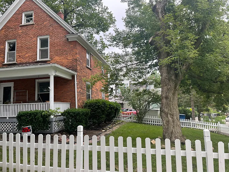 419 N Ashley St — Photo 1