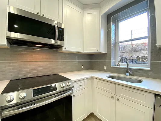 Rented by Remax Real Estate Professionals | media 67