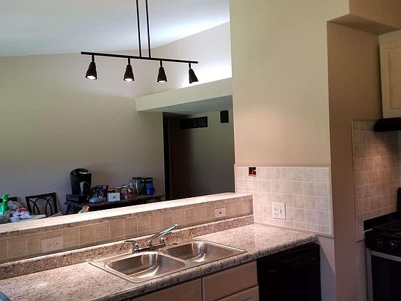 4th image of 848 Mary Meadows Ln