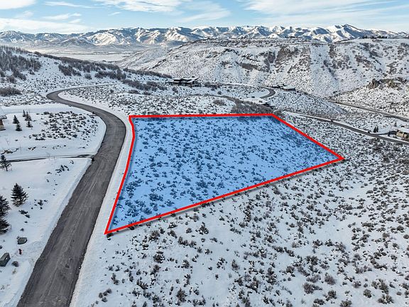 5th image of 648 E Canyon Gate Rd