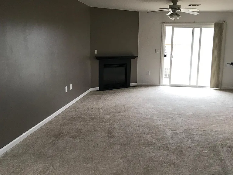 111 Oriole Ct — Photo 3