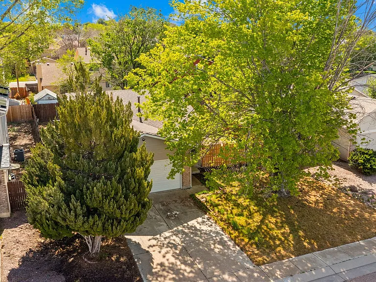 580 Upton Dr — Photo 24