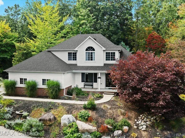 1587 Cattail Trl, Milford, MI 48380
