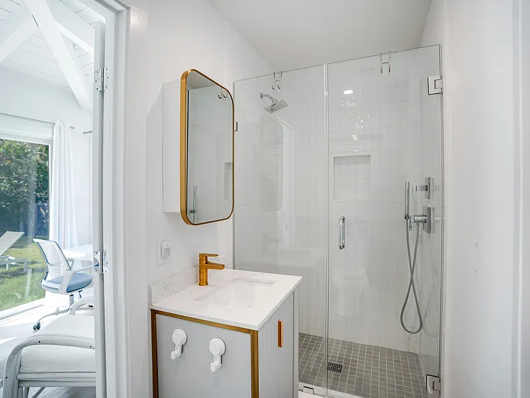 56 Pinetree Dr — Photo 13
