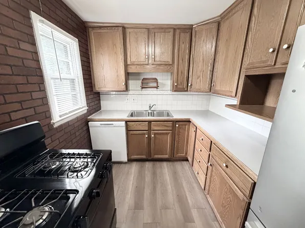 2503 S Crescent Ave, Independence, MO 64052