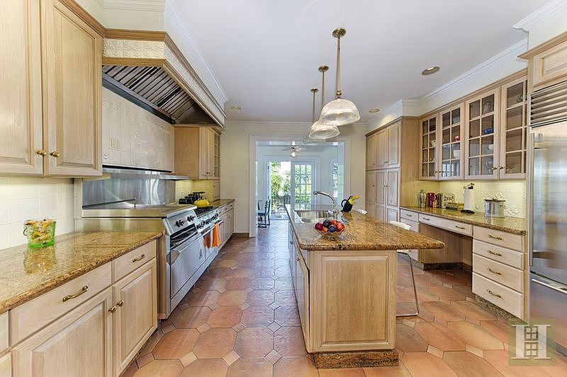 1st image of 319 Sackett St #3