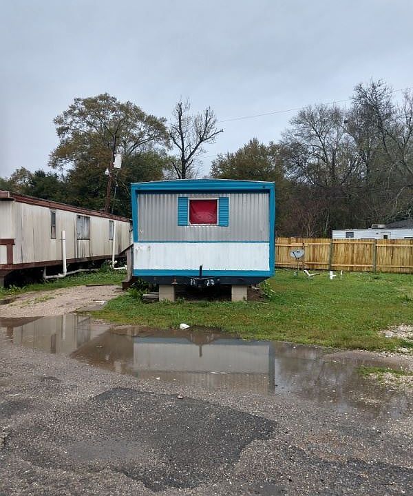 1st image of 1740 6th Ave Trlr 27