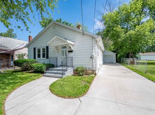 966 Hickory Hill Dr, Green Bay, WI 54304