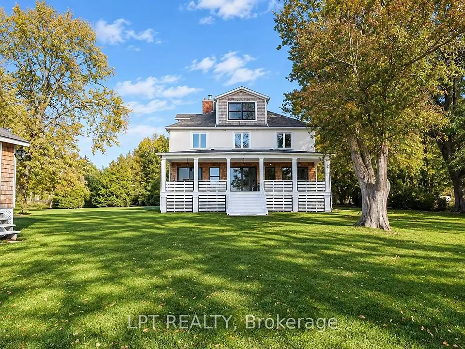212 Cameron Cres