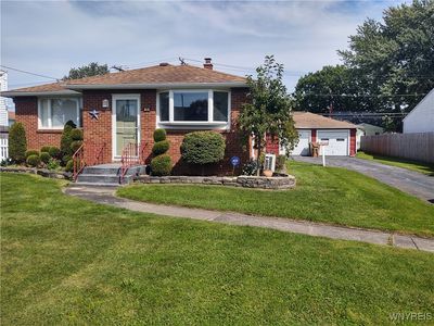 815 S Huth Rd, Cheektowaga, NY, 14225