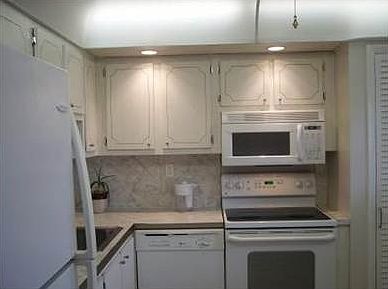 2nd image of 1601 NE 191st St APT 114