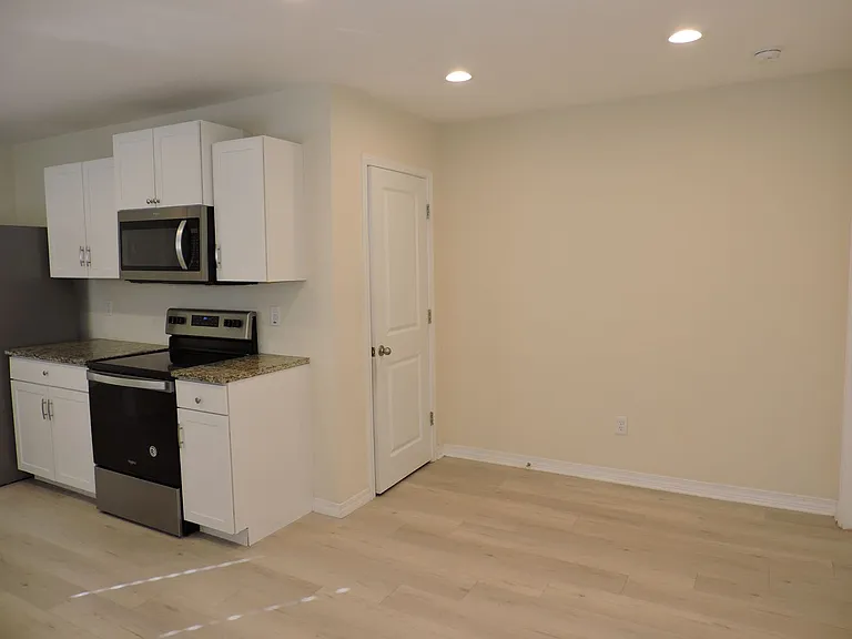 1000 Polk Ave — Photo 9