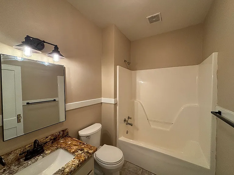 809 Orange St #D — Photo 4