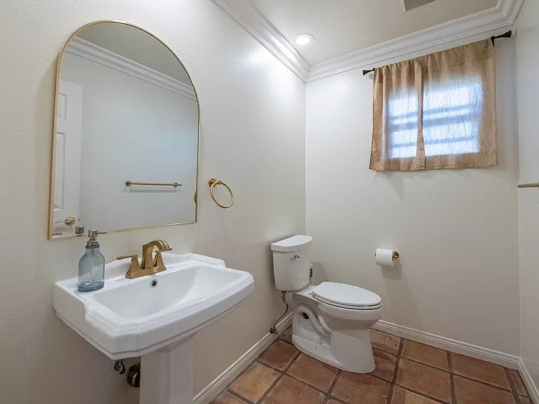 11300 Highridge Ct — Photo 17