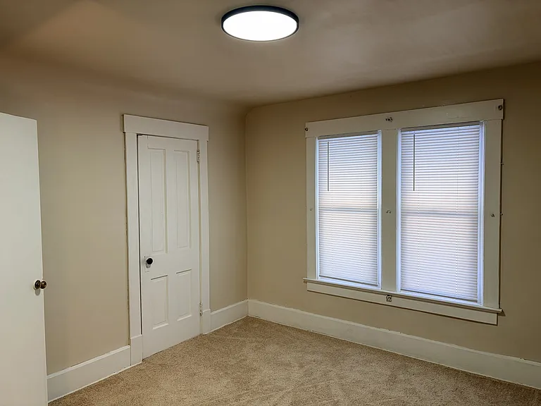 1412 Miami Ct NE — Photo 15