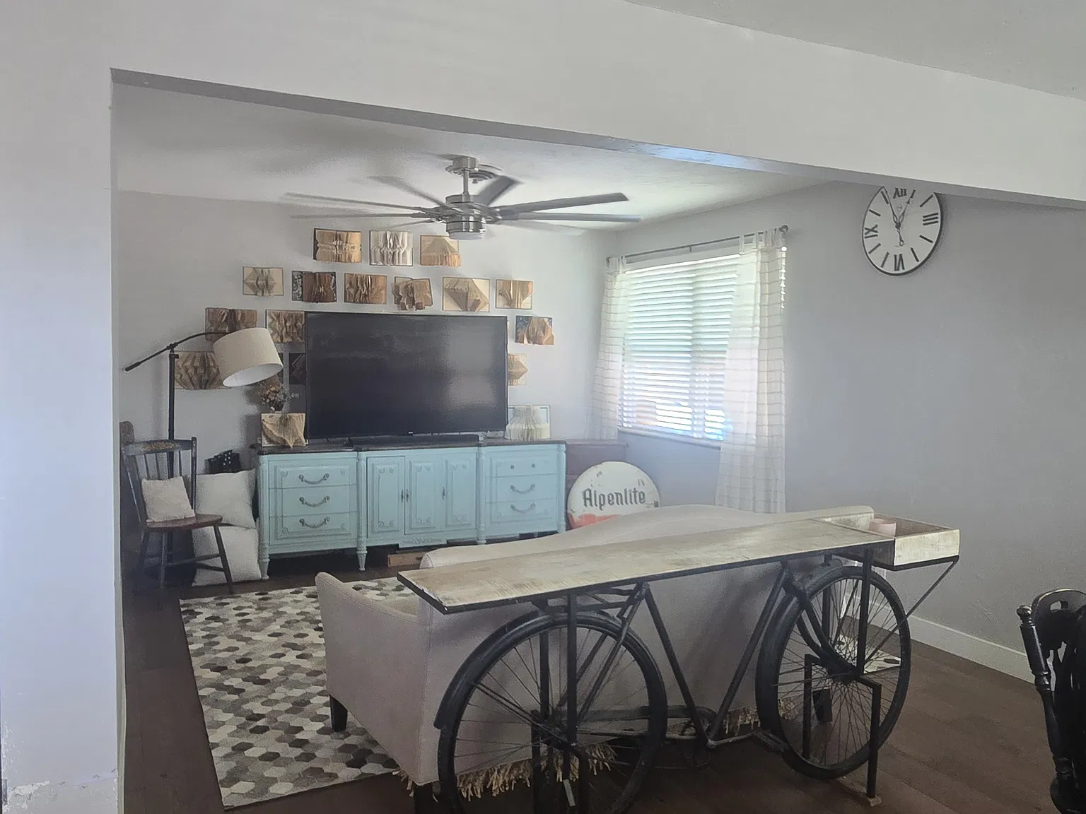 2 bed, 1080 sqft, $3,695 — Photo 3